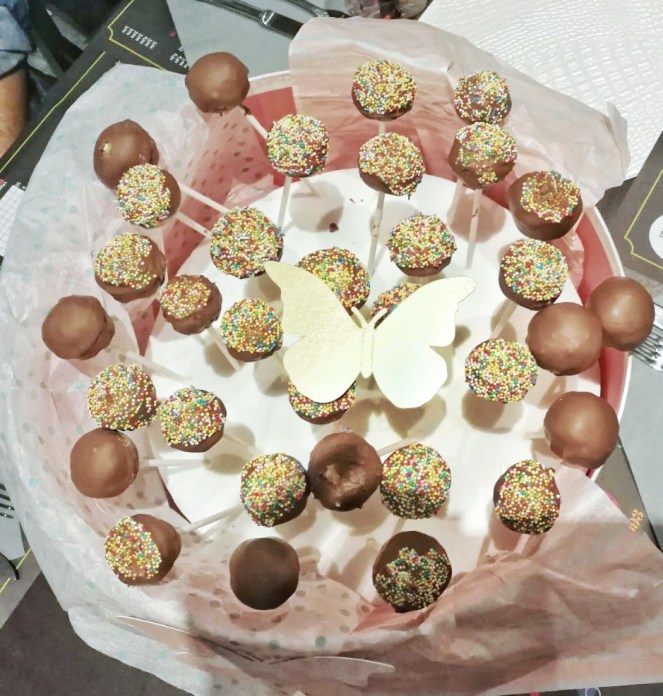 cake pops (2)